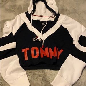 Tommy Hilfiger Cropped Hoodie